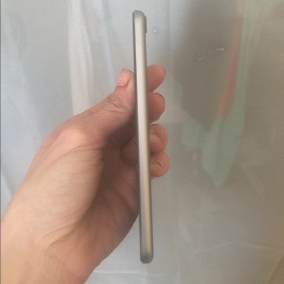 iPod Touch (5th gen) - Picture 3 of 4